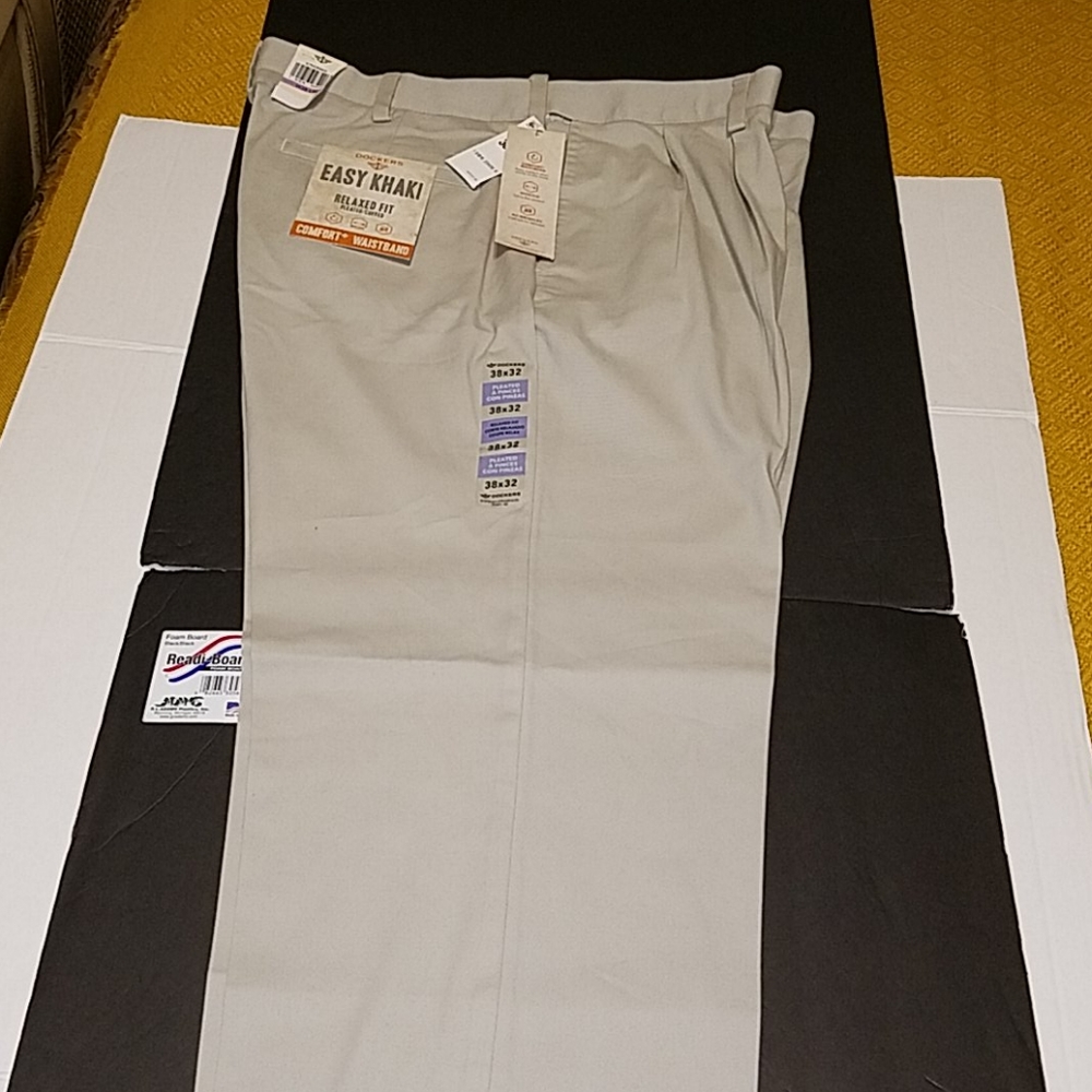 NWT DOCKERS EASY KHAKI relaxed fit pleated pants